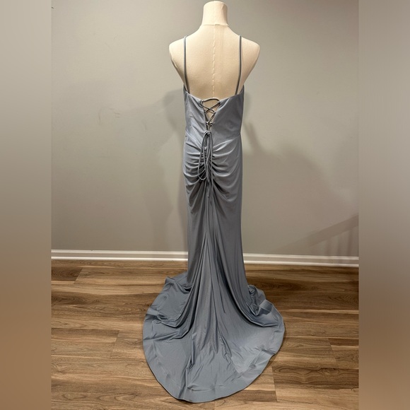 Mother of the bride/groom. Sz 16• NWT. Beautiful w/cinching at the back. - Picture 3 of 5